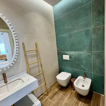 Tis, Coast パリアーサ