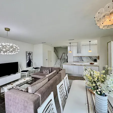 Tis, Coast 別荘 パリアーサ