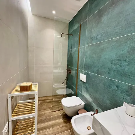 Tis, Coast 팔라서