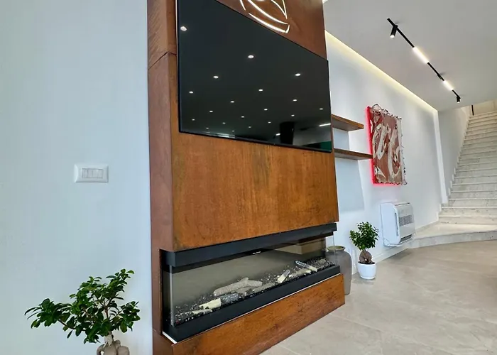 Tis, Coast * Palasë