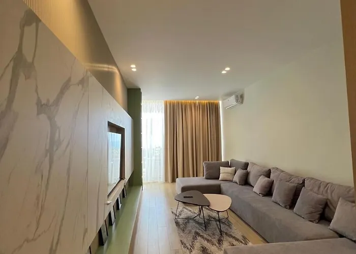 Tis, Coast Nyaraló *