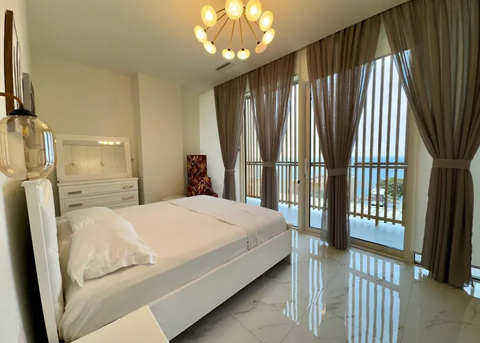 Tis, Coast Nyaraló *