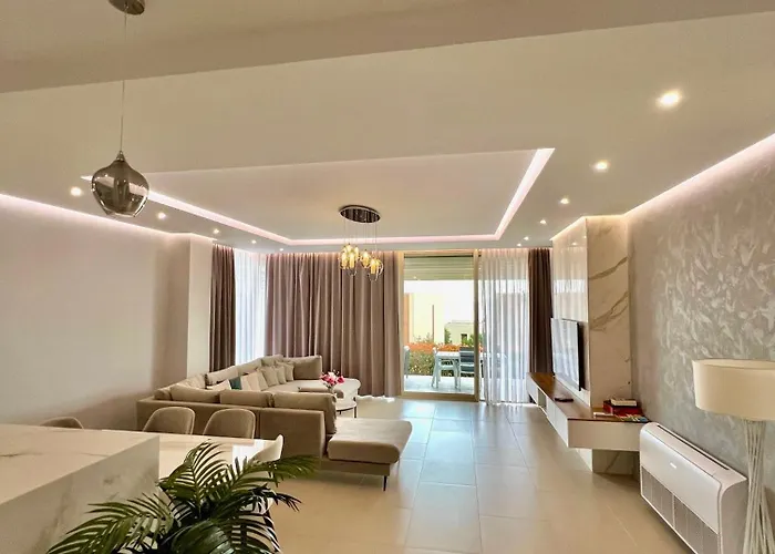 Tis, Coast Nyaraló *