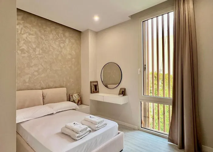 Tis, Coast Nyaraló Palasa